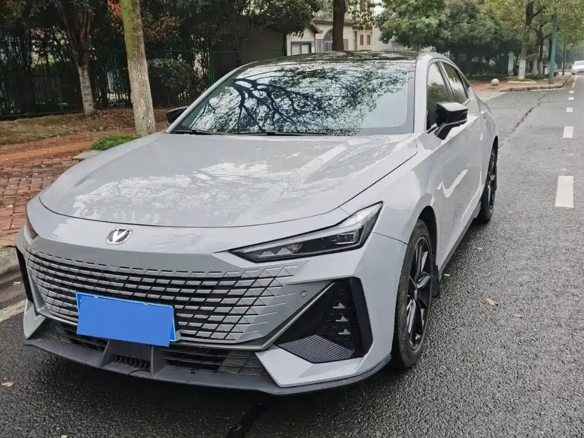 Changan UNI-V 2023 1.5T Premium Edition — миниатюра 2