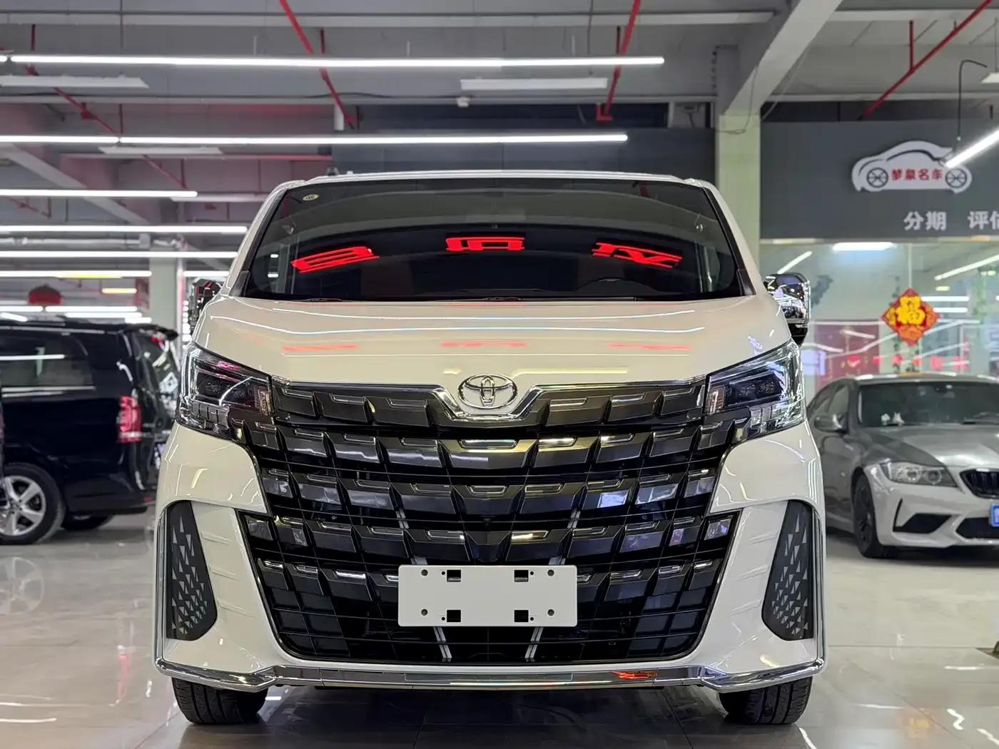 2025 HIACE 3.5L Automatic — миниатюра 1