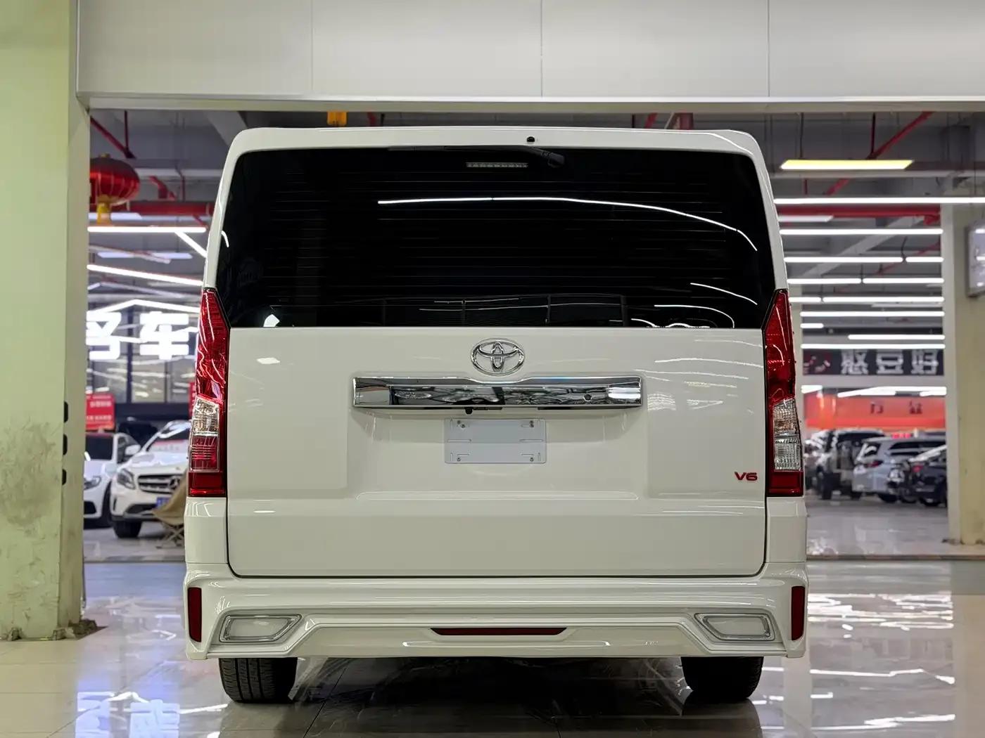 2025 HIACE 3.5L Automatic — миниатюра 3