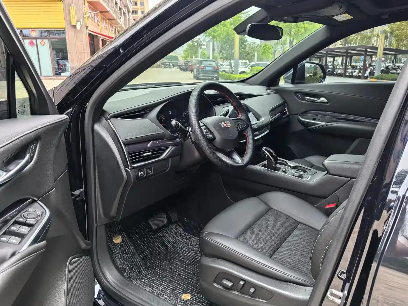 Cadillac XT4 2021 28T Two-Wheel Drive Technology Edition — миниатюра 4