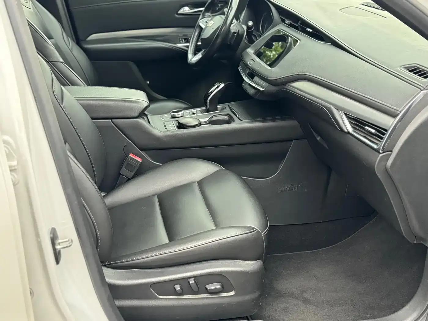 Cadillac XT4 2020 28T Two-Wheel Drive Premium Edition — миниатюра 6