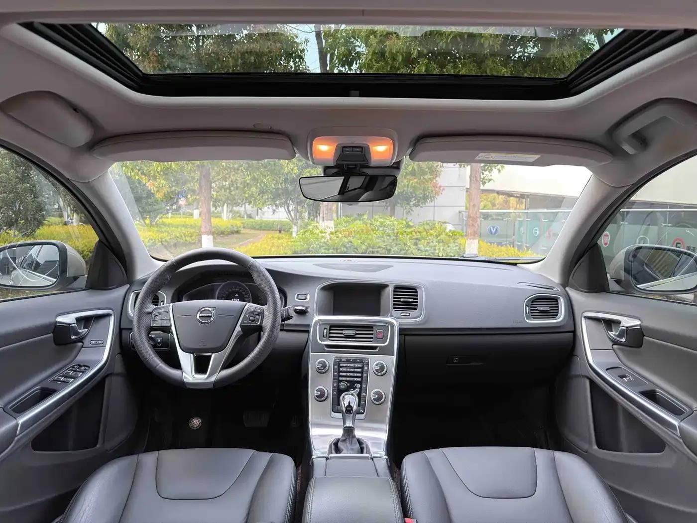 2019 Volvo S60 S60L Facelift T5 Smart Advanced Edition — миниатюра 3
