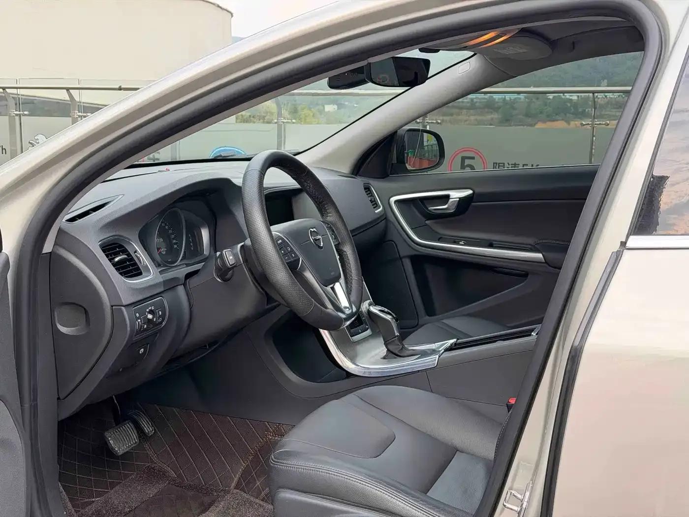 2019 Volvo S60 S60L Facelift T5 Smart Advanced Edition — миниатюра 4