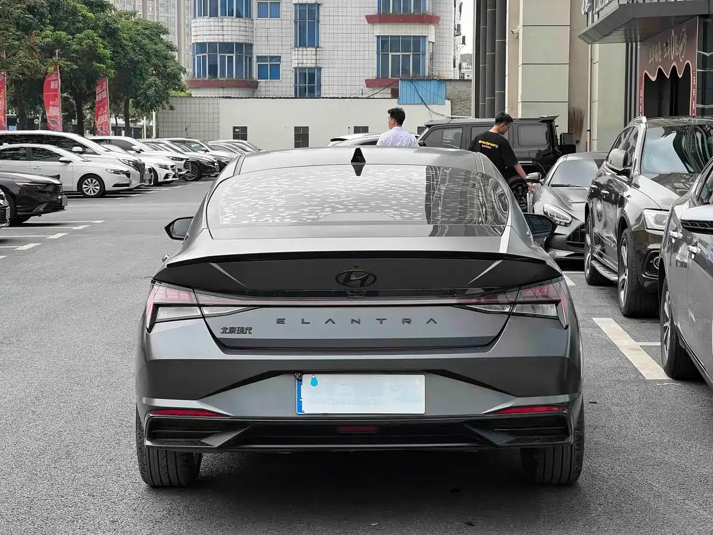 Hyundai Elantra 2022 1.5L CVT 20th Anniversary Edition — миниатюра 9