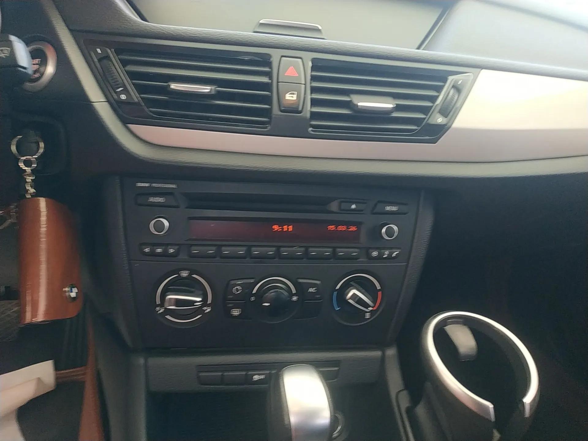 BMW X1 2013 sDrive18i Fashion Model — миниатюра 15