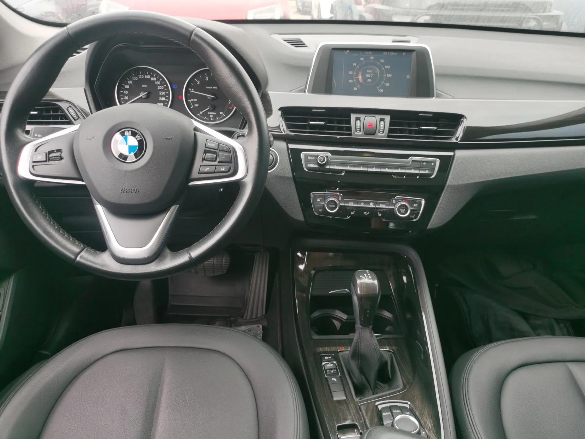BMW X1 2016 sDrive18Li Premium Edition — миниатюра 12