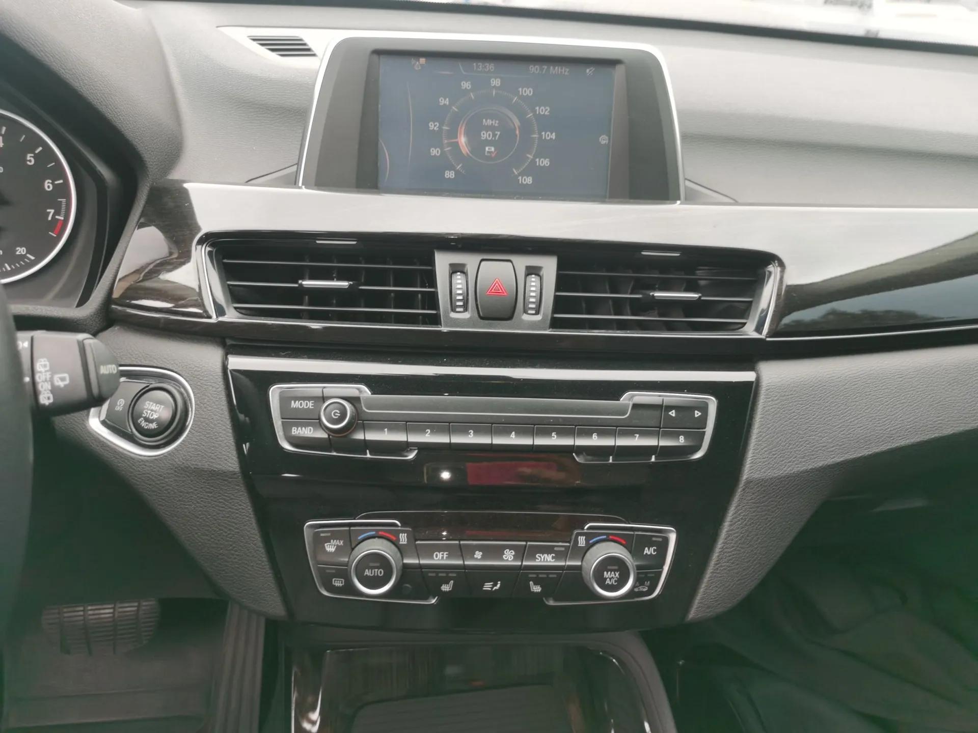 BMW X1 2016 sDrive18Li Premium Edition — миниатюра 15