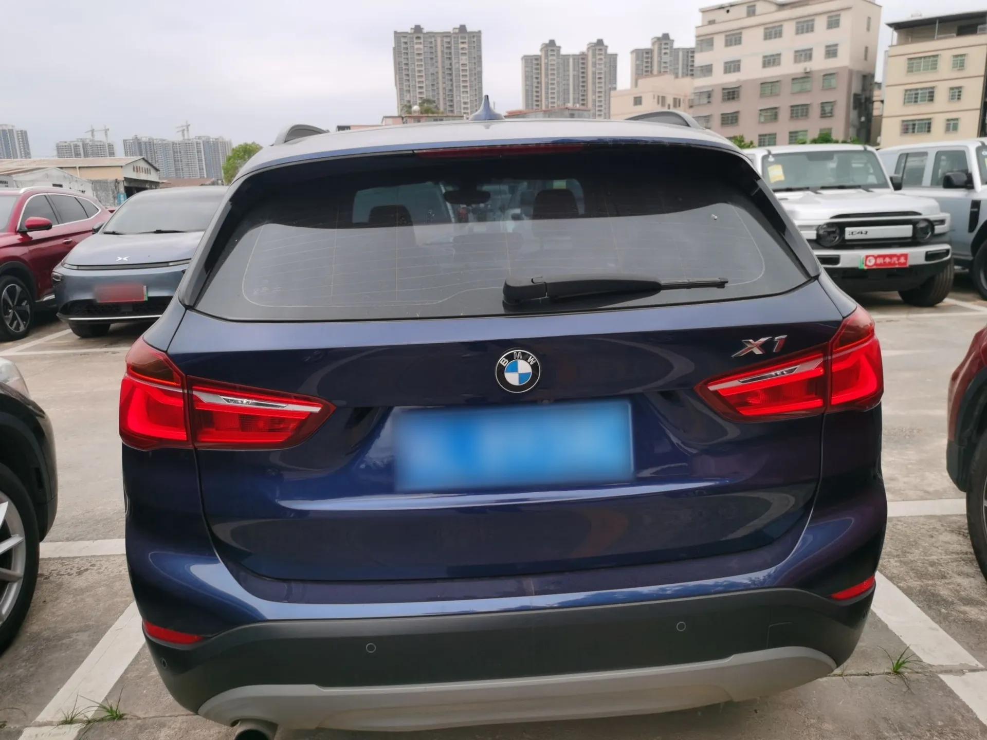 BMW X1 2016 sDrive18Li Premium Edition — миниатюра 3
