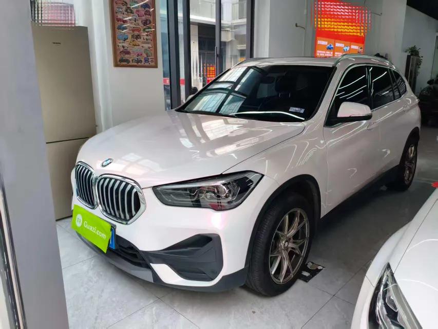 BMW X1 2022 sDrive25Li Leading Model — миниатюра 1