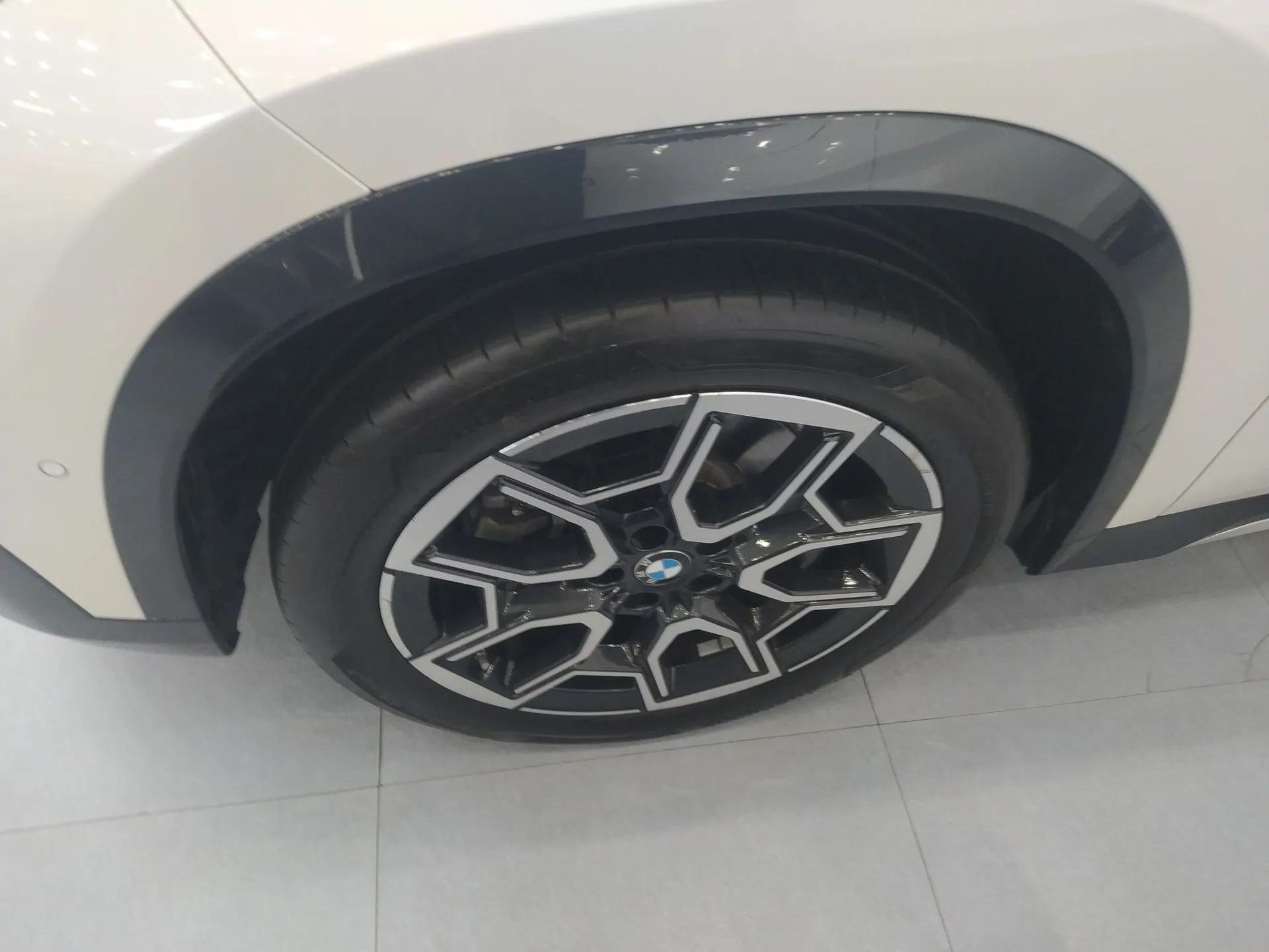 BMW X1 2023 sDrive25Li X Design Package — миниатюра 9