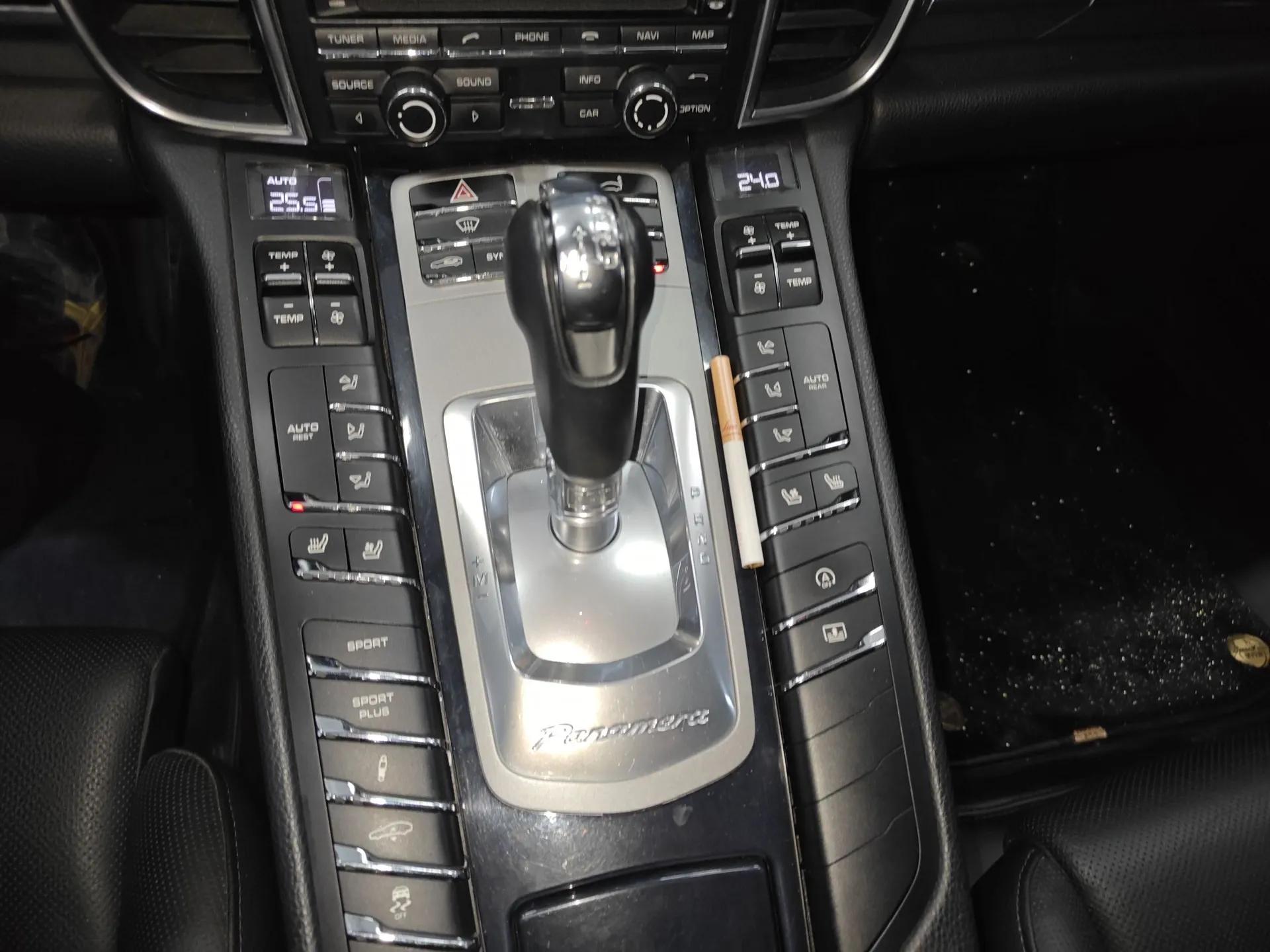 Porsche Panamera 2014 Panamera Executive 3.0T — миниатюра 17