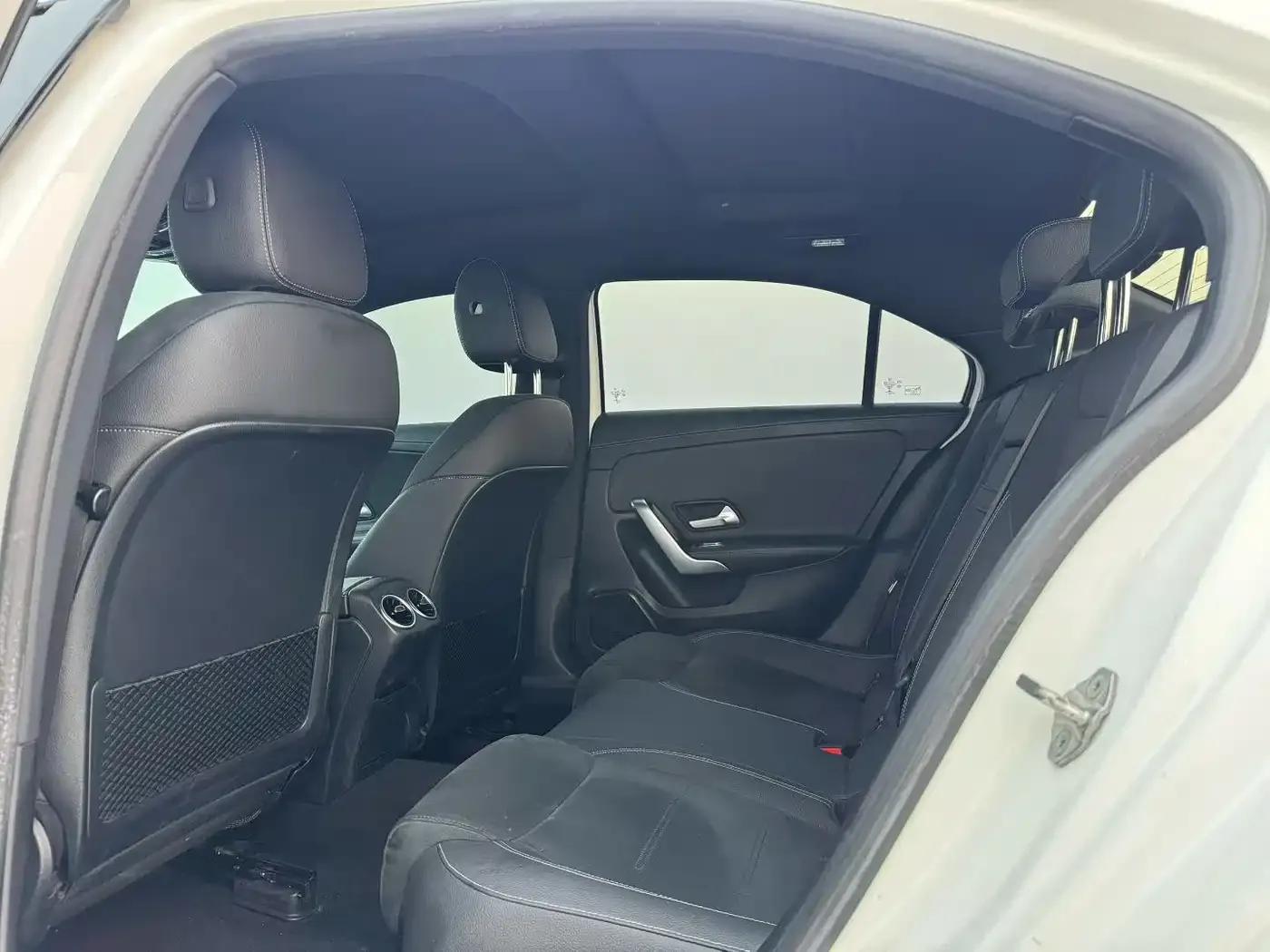 Mercedes-Benz A-Class 2020 Facelift A 200 L Sport Sedan Fashion Model — миниатюра 6