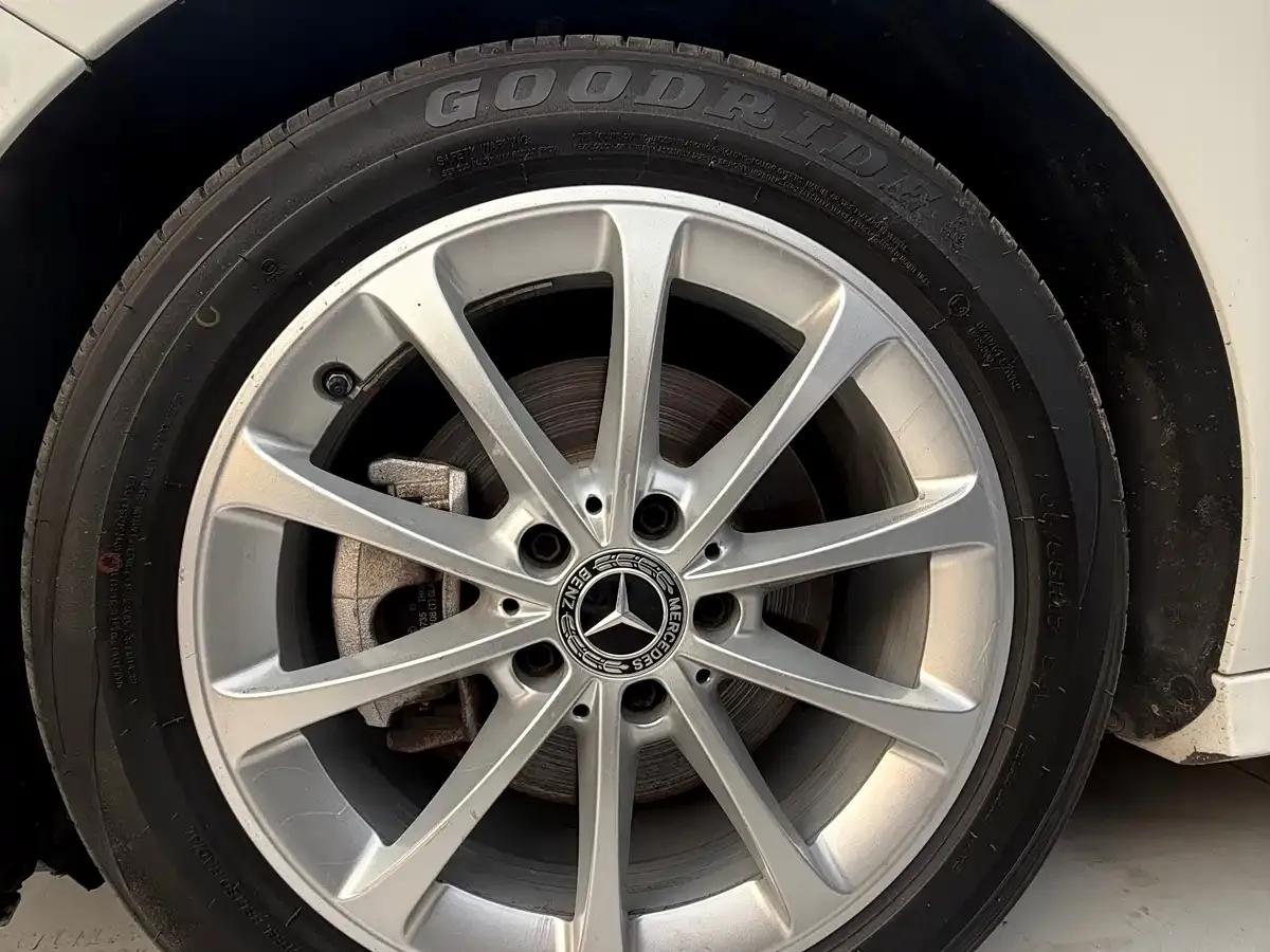 Mercedes-Benz A-Class 2020 Facelift A 200 L Sport Sedan Fashion Model — миниатюра 10