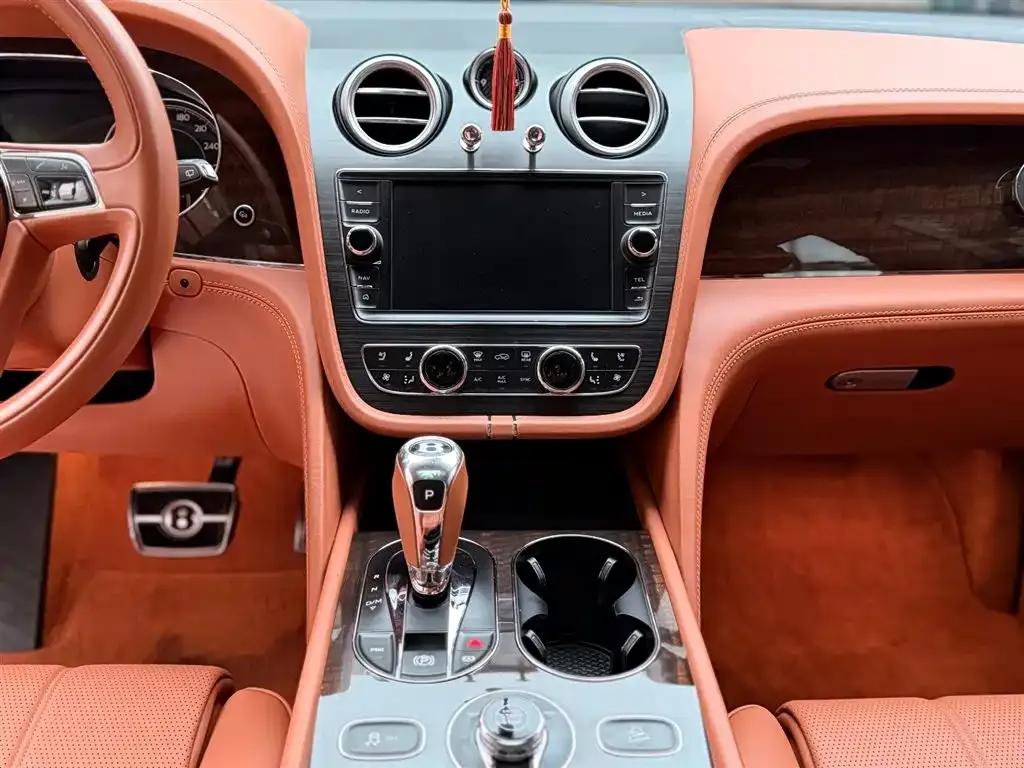 Bentayga 2017 4.0T Diesel — миниатюра 14