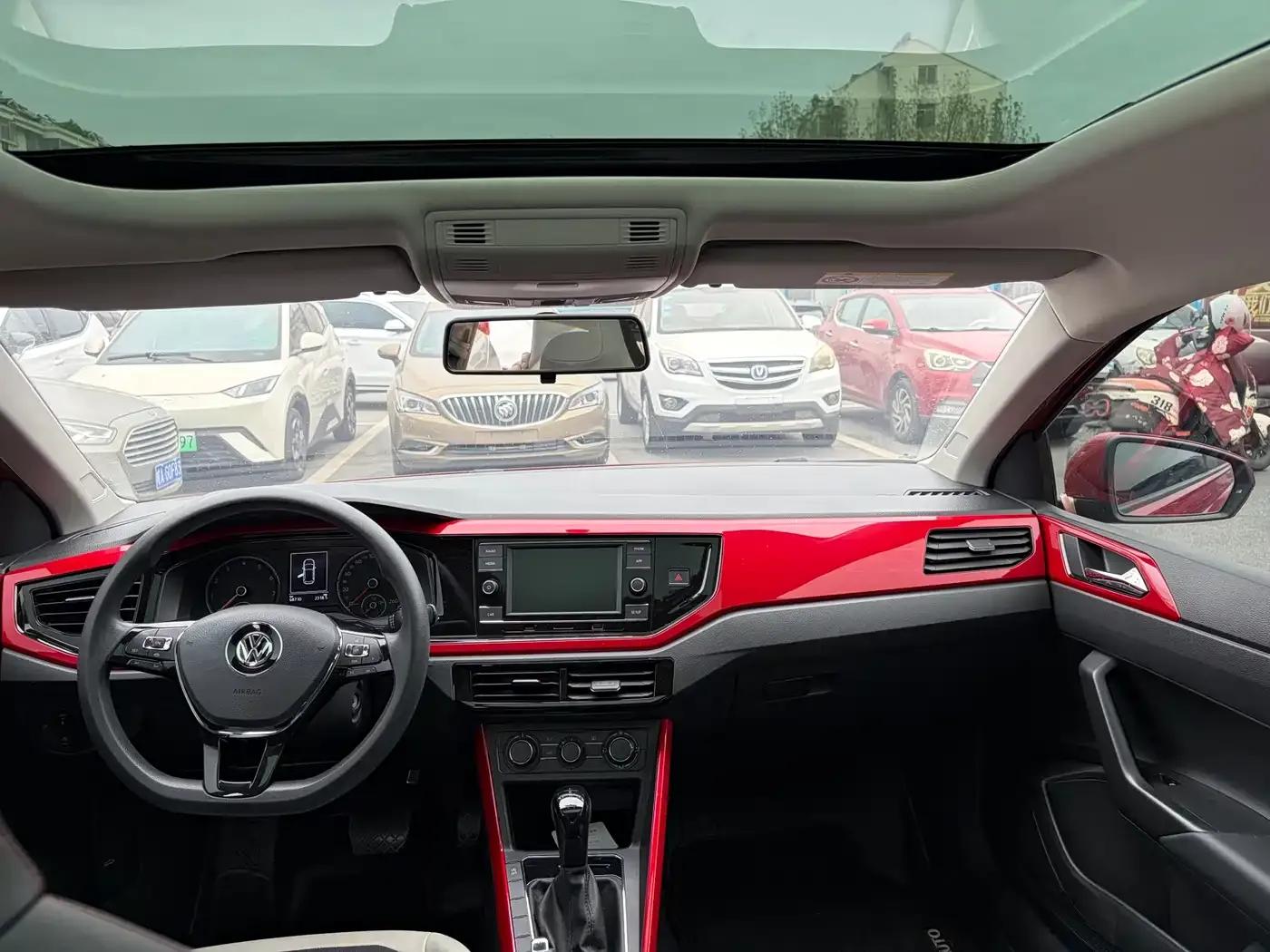 2019 Polo Plus 1.5L Automatic Colorful Technology Edition — миниатюра 8