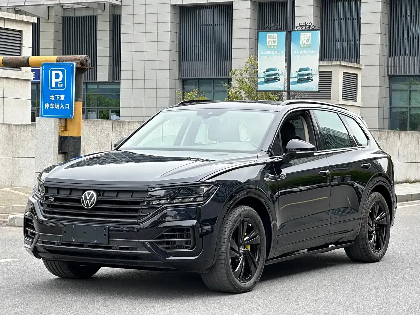 2022 Volkswagen Touareg 3.0TSI R-Line, Obsidian Black Sport Package — миниатюра 1