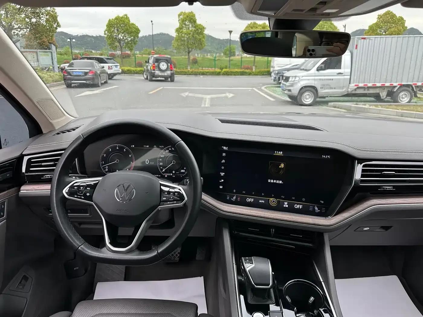 2022 Volkswagen Touareg 3.0TSI R-Line, Obsidian Black Sport Package — миниатюра 8