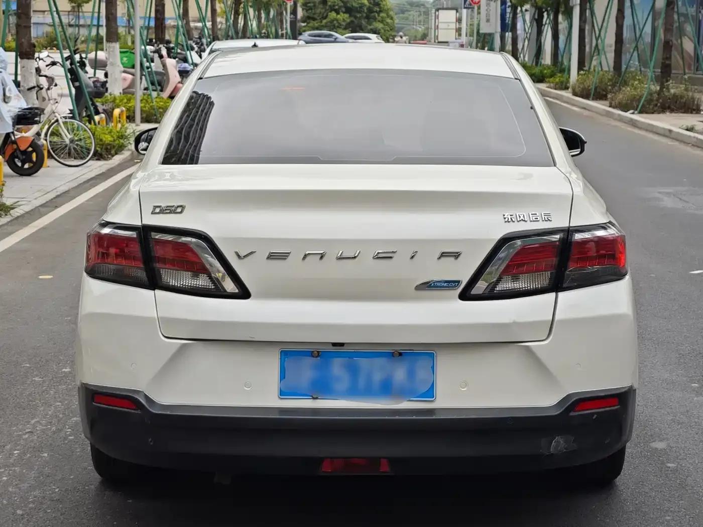 Venucia D60 2019 1.6L XV CVT Smart Luxury Edition — миниатюра 5