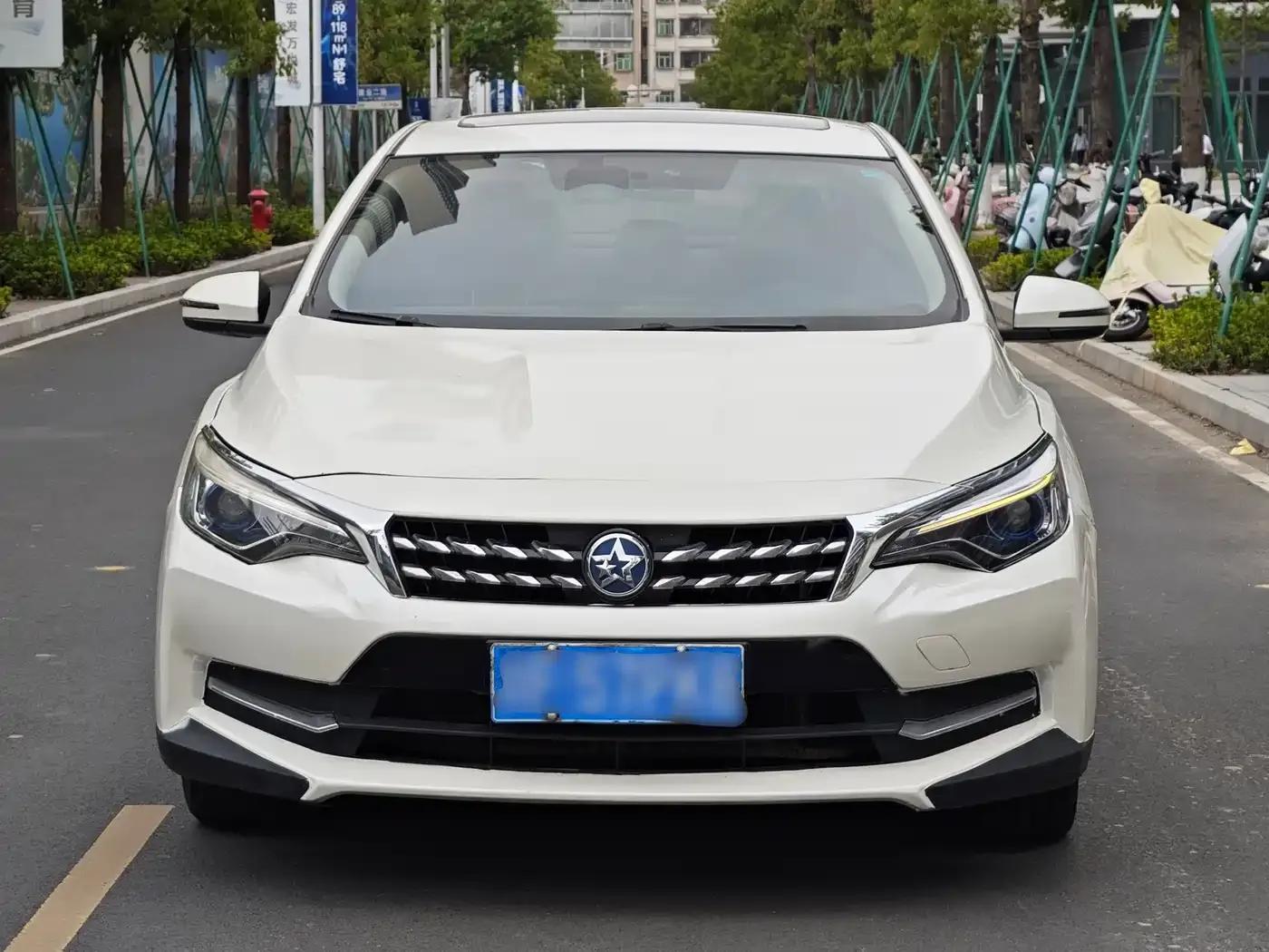 Venucia D60 2019 1.6L XV CVT Smart Luxury Edition — миниатюра 6