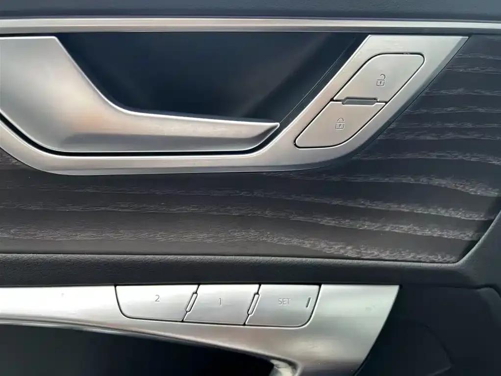 Audi A6L 2025 Facelift 45 TFSI quattro Premium Dynamic Edition — миниатюра 14