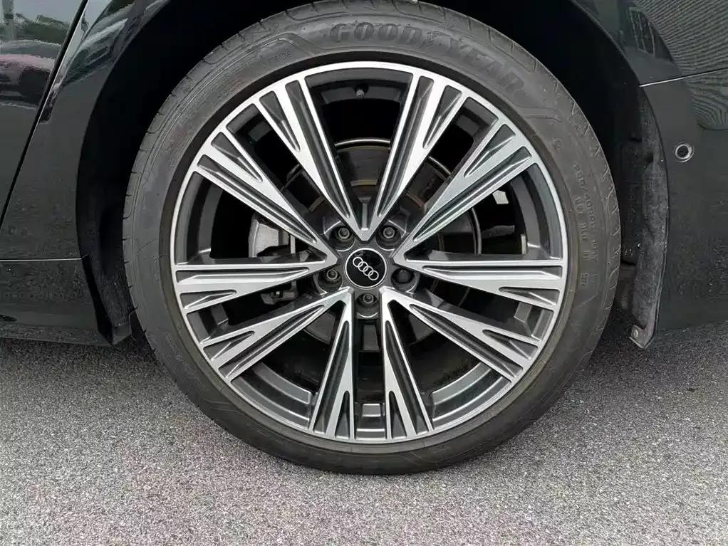 Audi A6L 2025 Facelift 45 TFSI quattro Premium Dynamic Edition — миниатюра 18