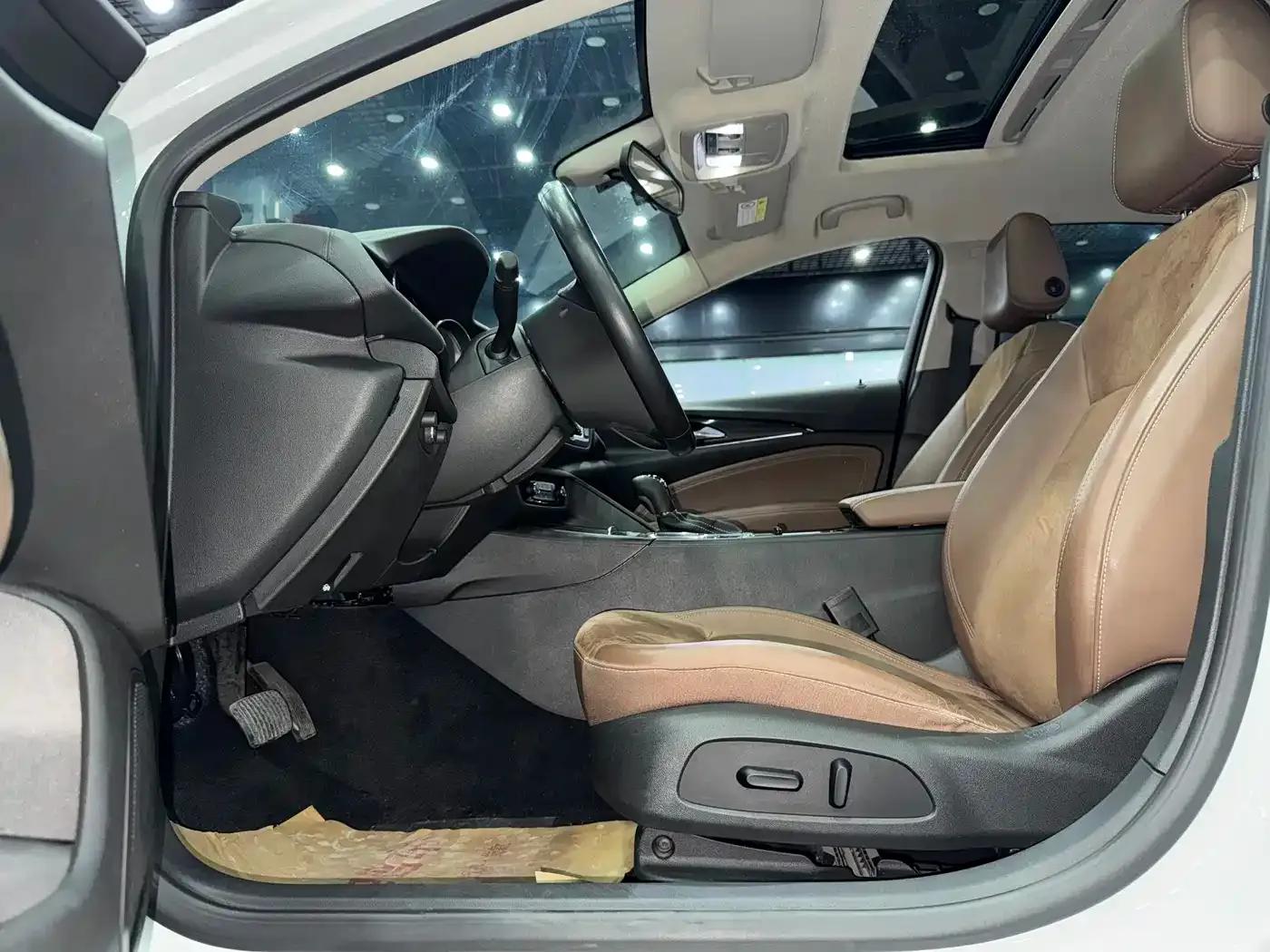 Buick Regal 2017 20T Elite — миниатюра 8
