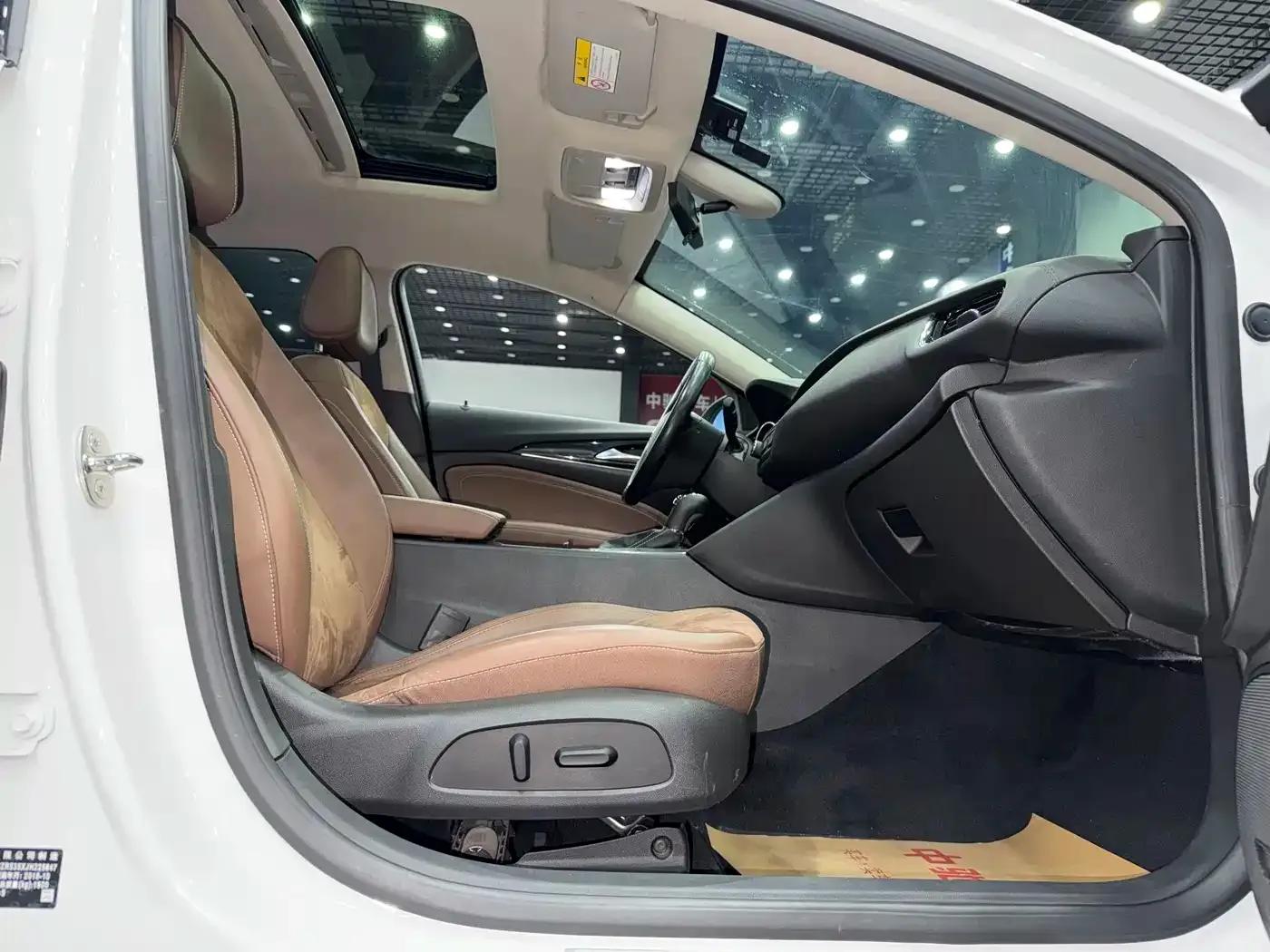 Buick Regal 2017 20T Elite — миниатюра 9