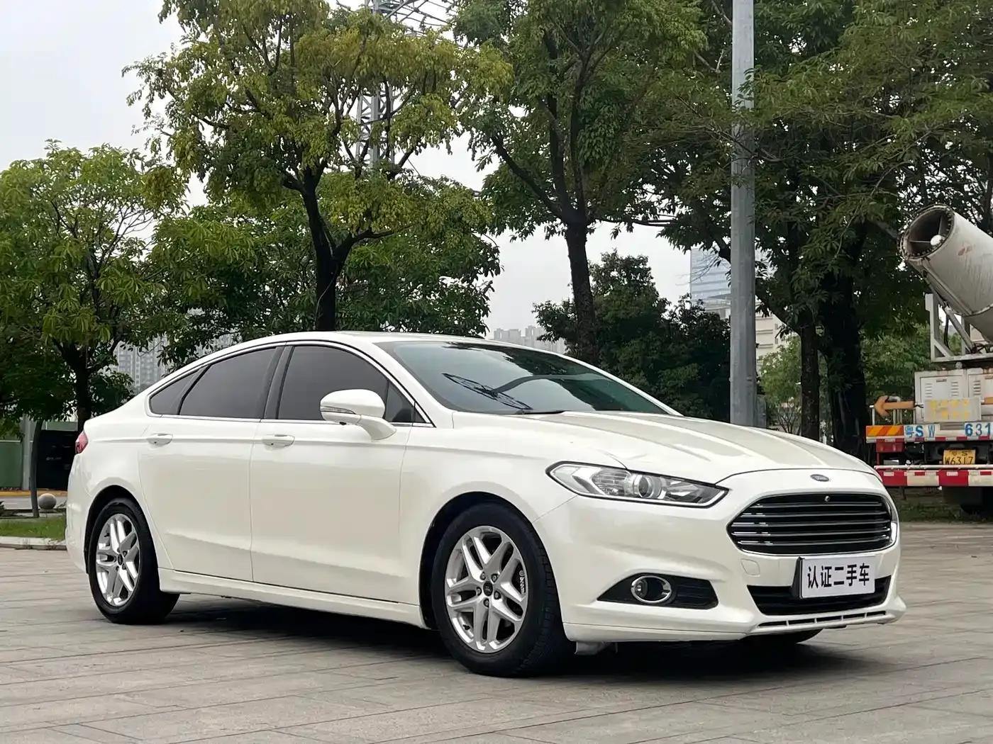 2013 Ford Mondeo 1.5L GTDi180 Fashion Edition — миниатюра 3