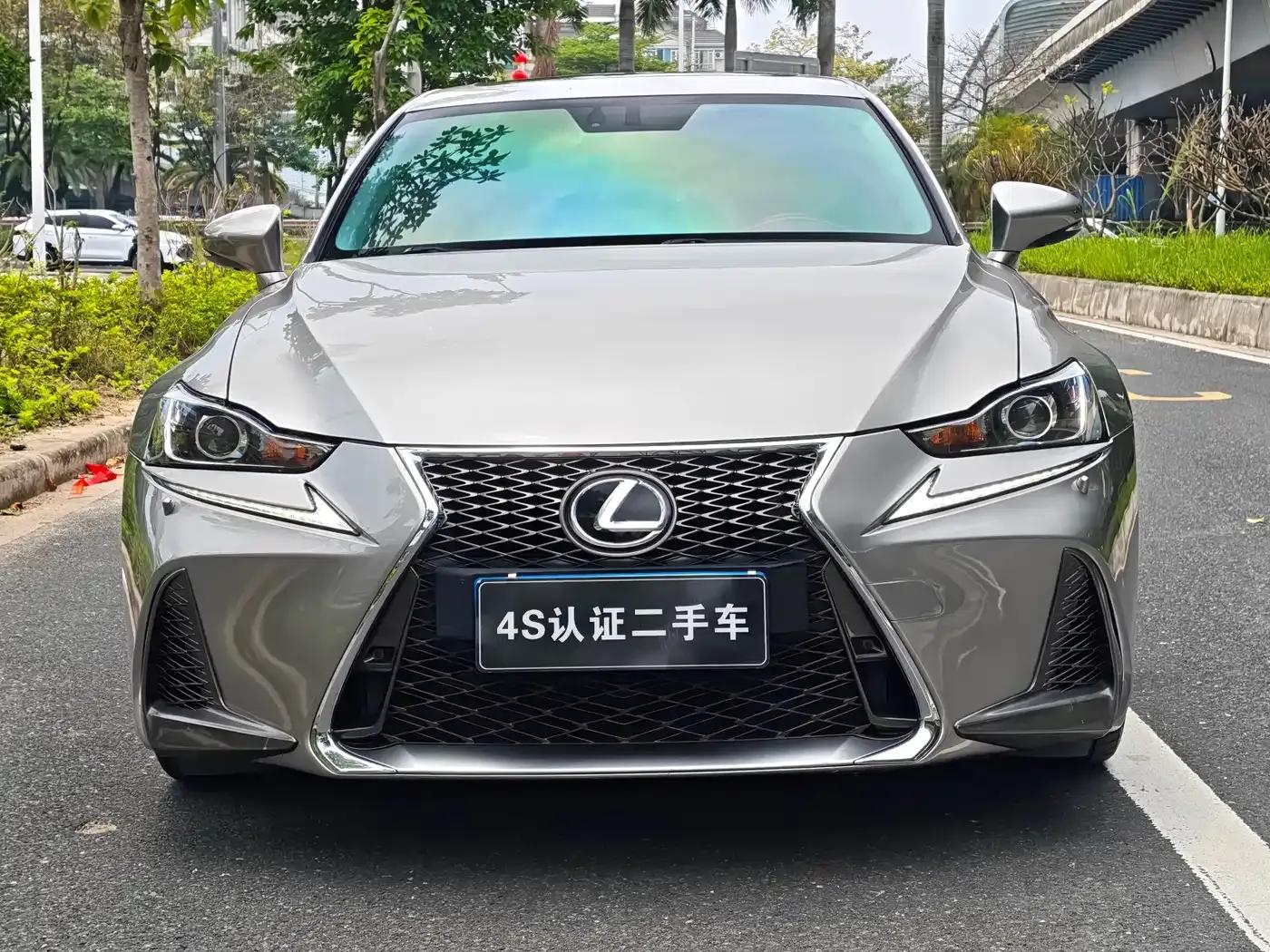 Lexus IS 2017 300 Sport Edition — миниатюра 2