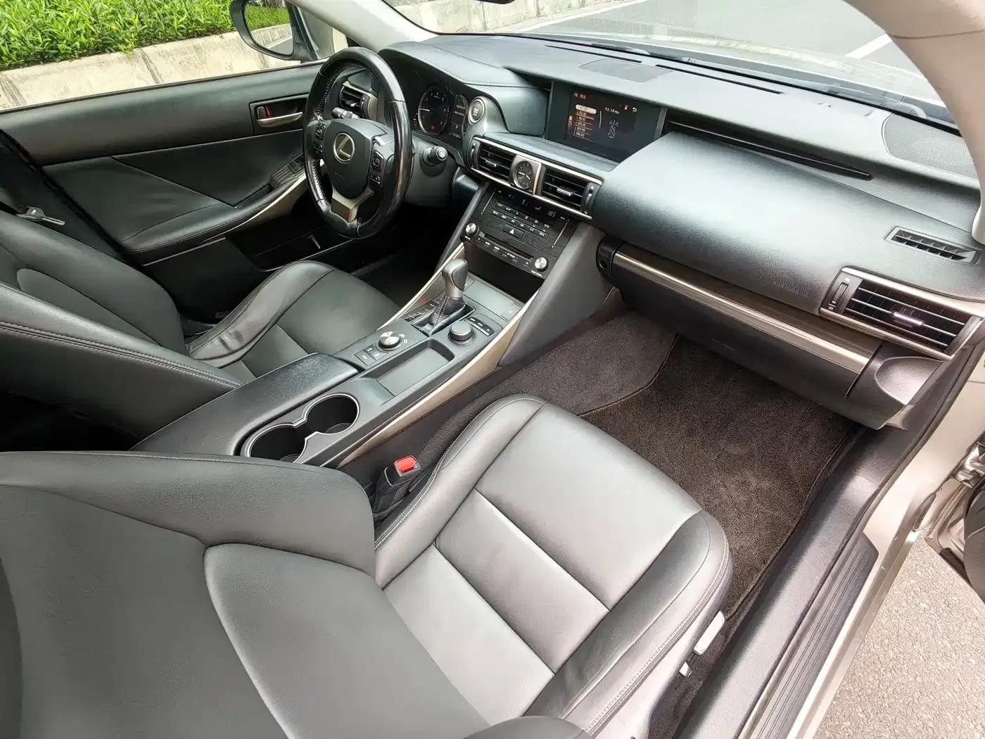 Lexus IS 2017 300 Sport Edition — миниатюра 11