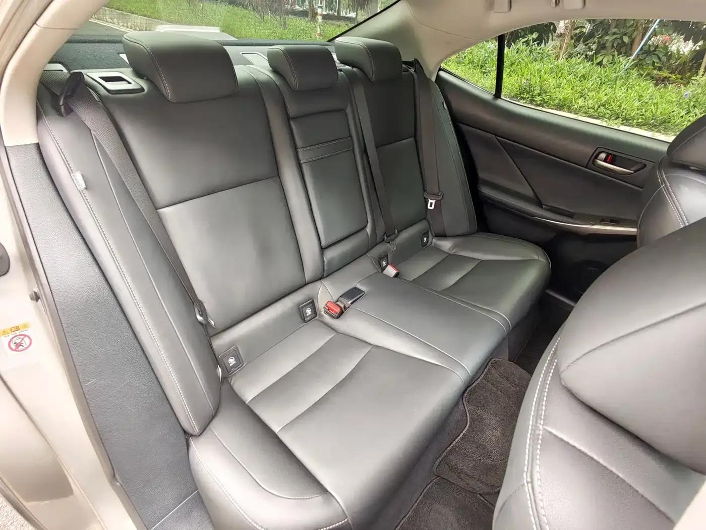 Lexus IS 2017 300 Sport Edition — миниатюра 12