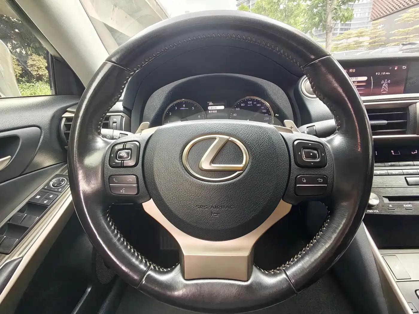 Lexus IS 2017 300 Sport Edition — миниатюра 17