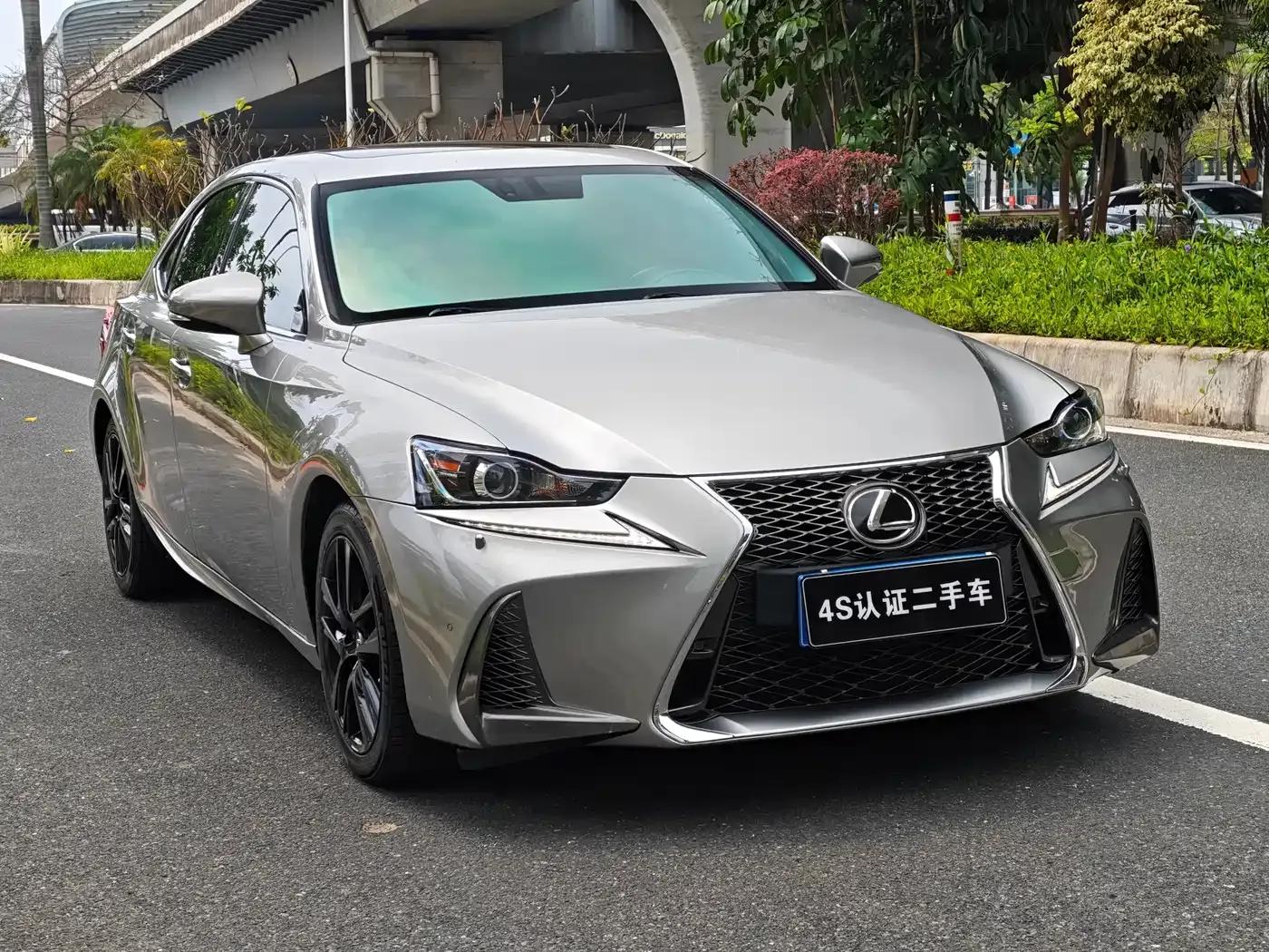 Lexus IS 2017 300 Sport Edition — миниатюра 3