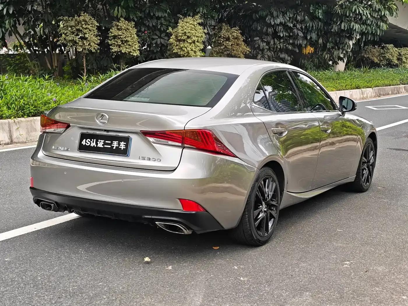 Lexus IS 2017 300 Sport Edition — миниатюра 4