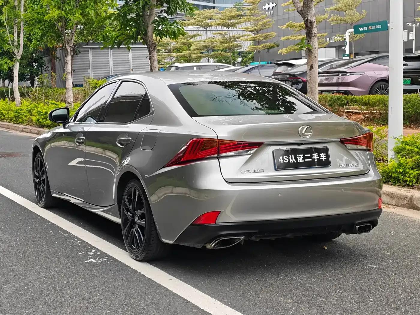 Lexus IS 2017 300 Sport Edition — миниатюра 6