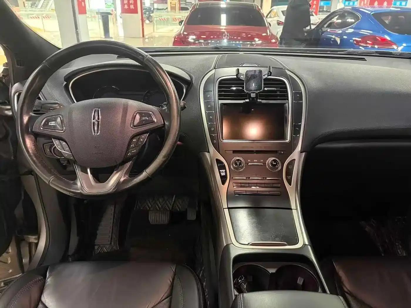 Lincoln MKX 2015 2.0T Two-Wheel Drive Premium Edition — миниатюра 4