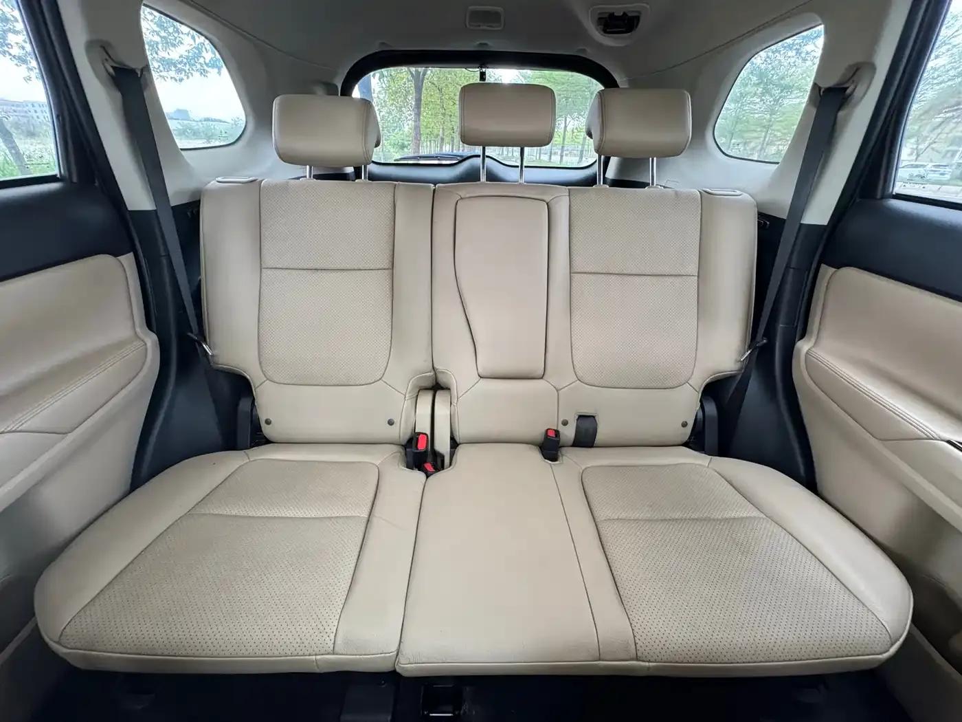 Outlander 2018 2.0L 2WD Glory Edition 5-seater — миниатюра 9