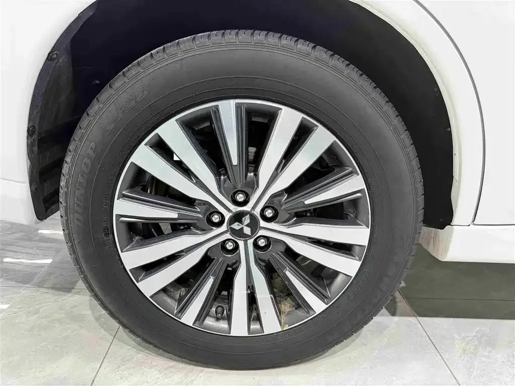 Outlander 2021 2.0L 2WD Comfortline 5-seater — миниатюра 18