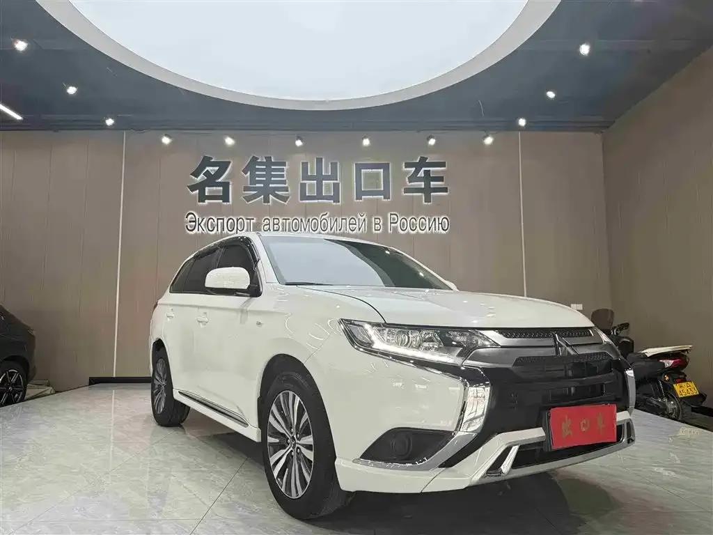 Outlander 2021 2.0L 2WD Comfortline 5-seater — миниатюра 3