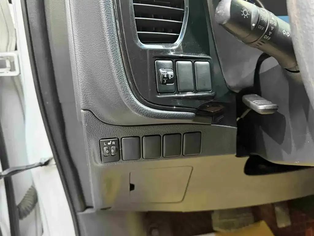 Outlander 2021 2.0L 2WD Comfortline 5-seater — миниатюра 9