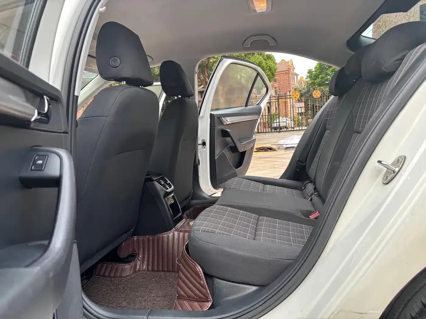 Octavia 2018 1.6L Automatic Comfort Edition — миниатюра 6