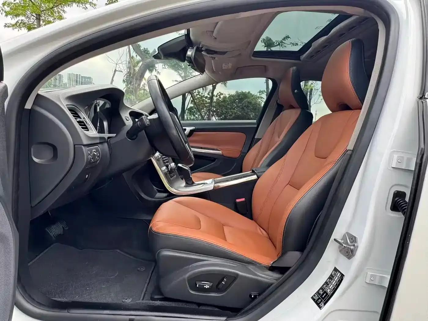 2016 Volvo S60L T4 Smart Edition — миниатюра 9