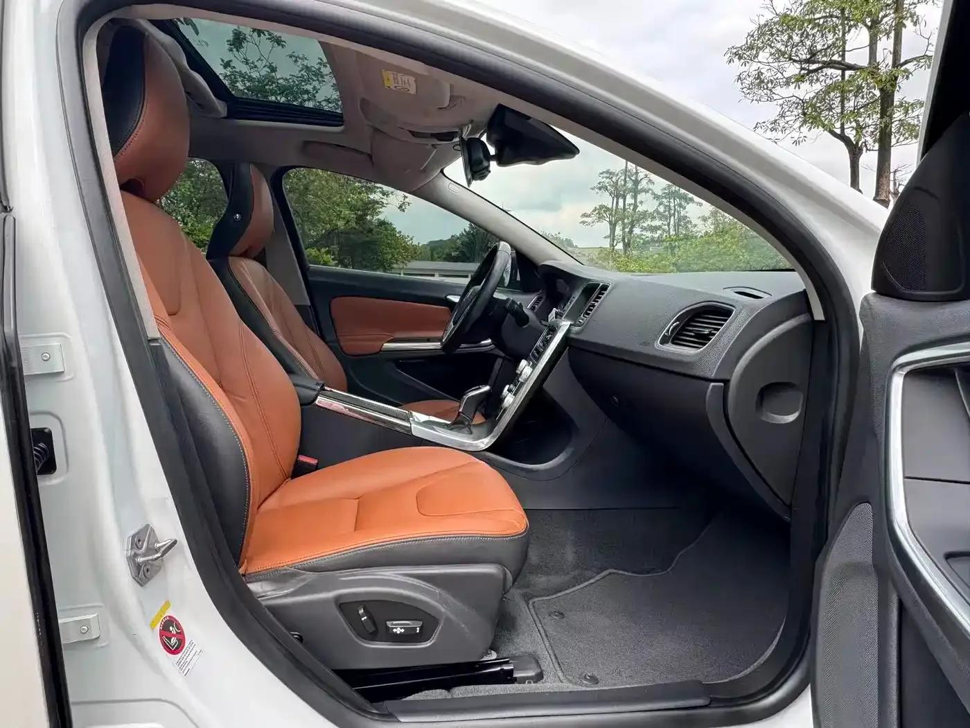 2016 Volvo S60L T4 Smart Edition — миниатюра 10