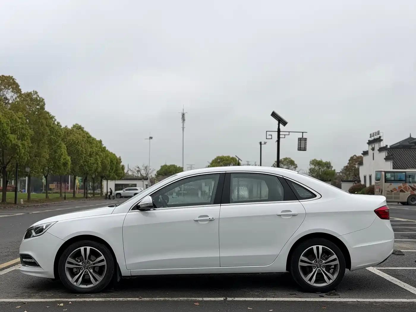 Chery Arrizo 7 2017 1.5T CVT Premium Edition — миниатюра 4