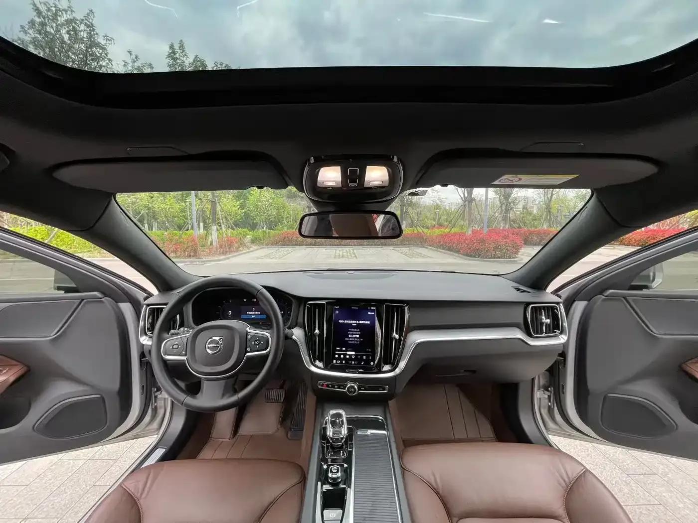 2023 Volvo S60 B4 Smart Luxury Edition — миниатюра 4