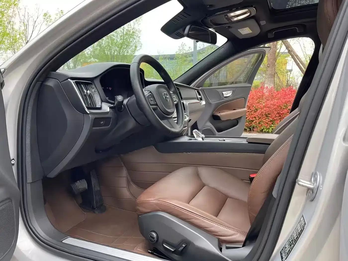 2023 Volvo S60 B4 Smart Luxury Edition — миниатюра 5