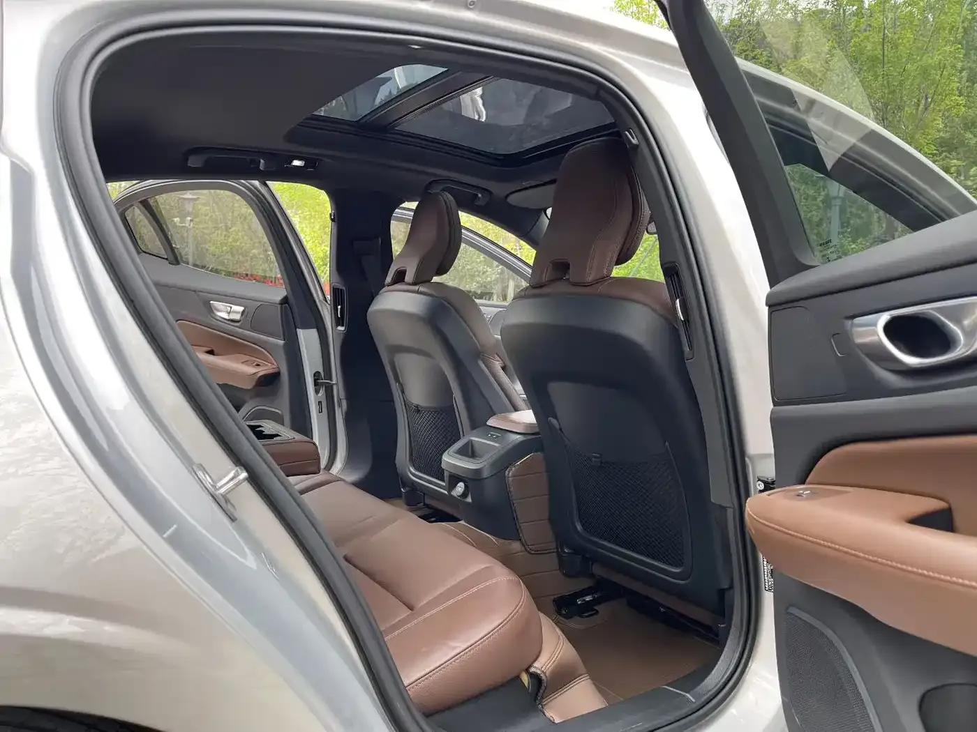 2023 Volvo S60 B4 Smart Luxury Edition — миниатюра 6