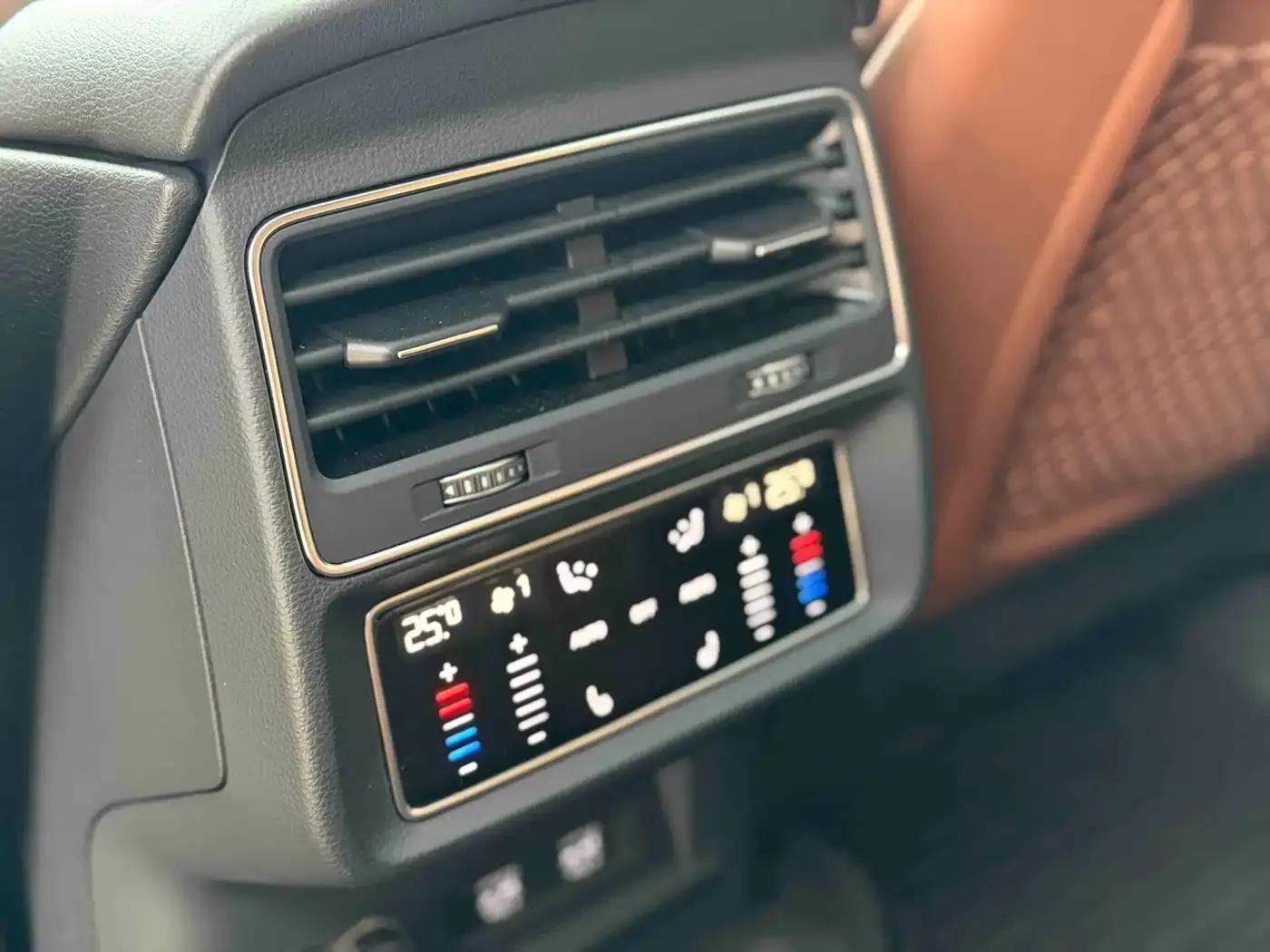 Audi Q8 2019 55 TFSI Dynamic Edition — миниатюра 6