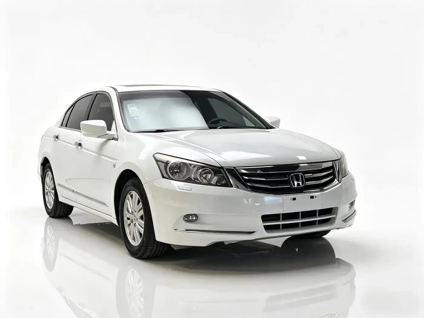 2013 Honda Accord 2.0L SE — миниатюра 3