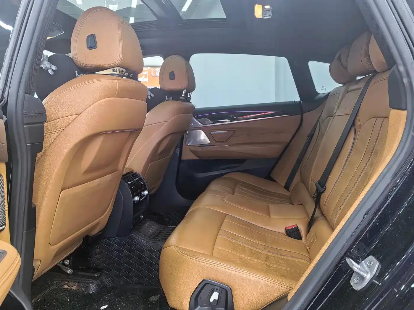 2018 BMW 6 Series GT 630i M Sport Package — миниатюра 7